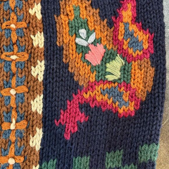 Vintage ID Distinctions Large Red Burgundy Floral Knit Sweater - Picture 5 of 8